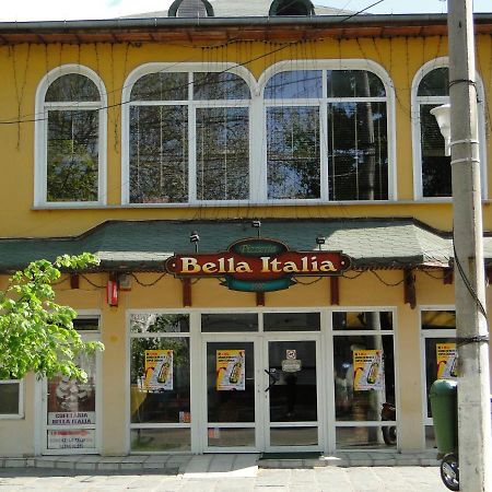 Hostel Bella Italia Brăila エクステリア 写真